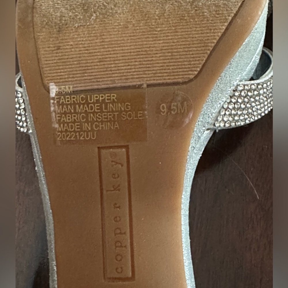 Copper key heels - Picture 2 of 3